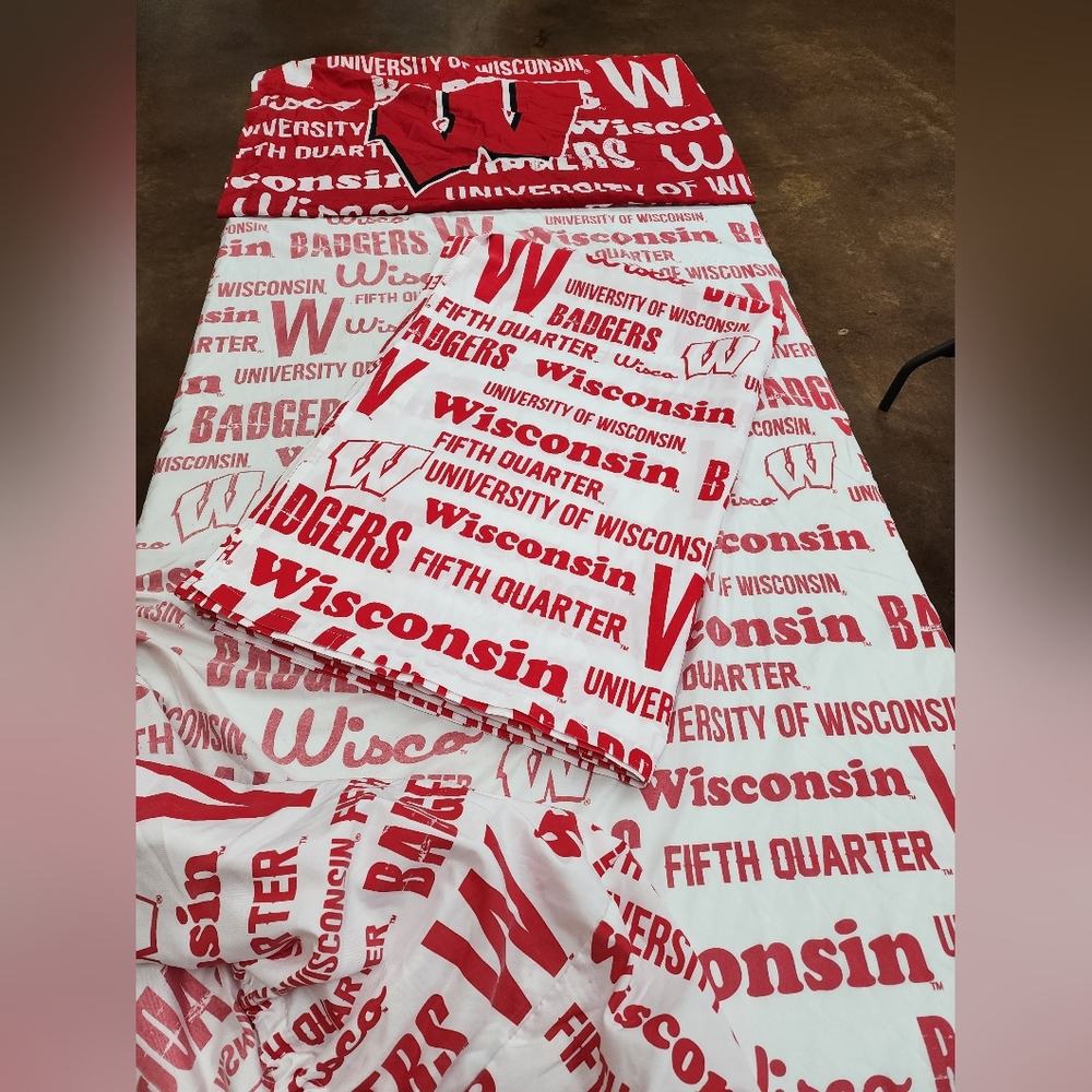 Wisconsin Badger Sheets, Twin Gently Used